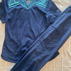 Dickies Navy Blue Scrub Set - Women’s Large
